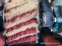 Máy Chà Nhám Chổi Thùng 8 Trục Tải Nặng 1100mm (Băng Tải Hút Chân Không) – Xử Lý Gỗ Hoàn Hảo 11188