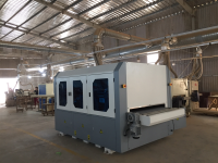 Máy Chà Nhám Chổi Thùng 8 Trục Tải Nặng 1100mm (Băng Tải Hút Chân Không) – Xử Lý Gỗ Hoàn Hảo 11564