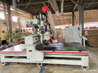 Máy CNC Trung Tâm Thay Dao Tự Động + Trục Cưa Đa Hướng | Máy Chế Biến Gỗ Cao Cấp 32121